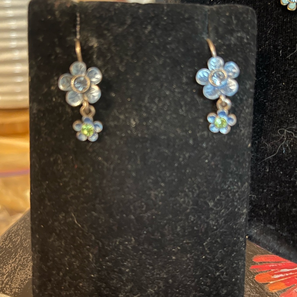Avon Light Blue Enamel Floral Necklace and Earring Set in Gold-Tone - Picture 2 of 4
